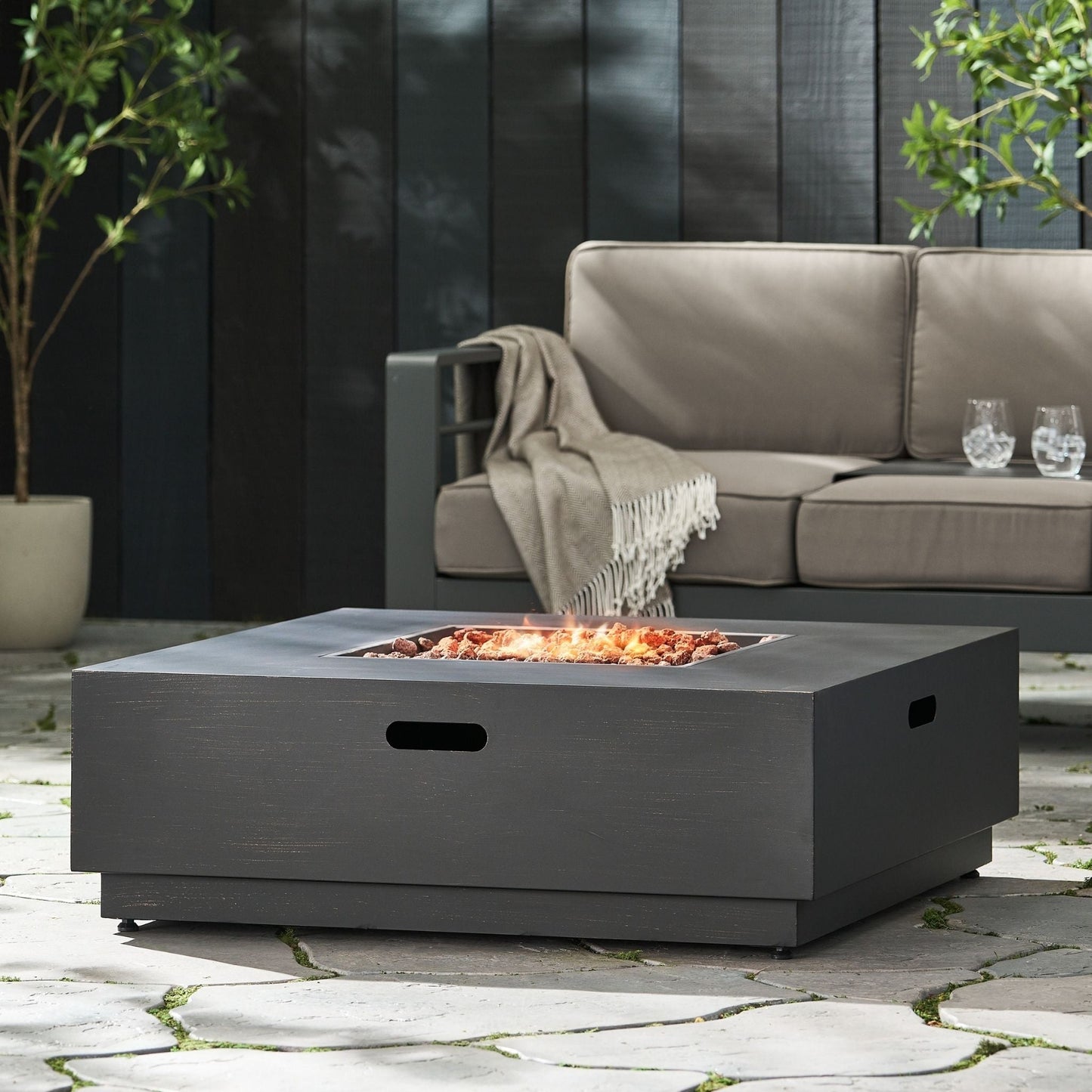 Alora 40-Inch 50K BTU Modern Outdoor Square Iron Backyard Patio Fire Pit (SAK31635)