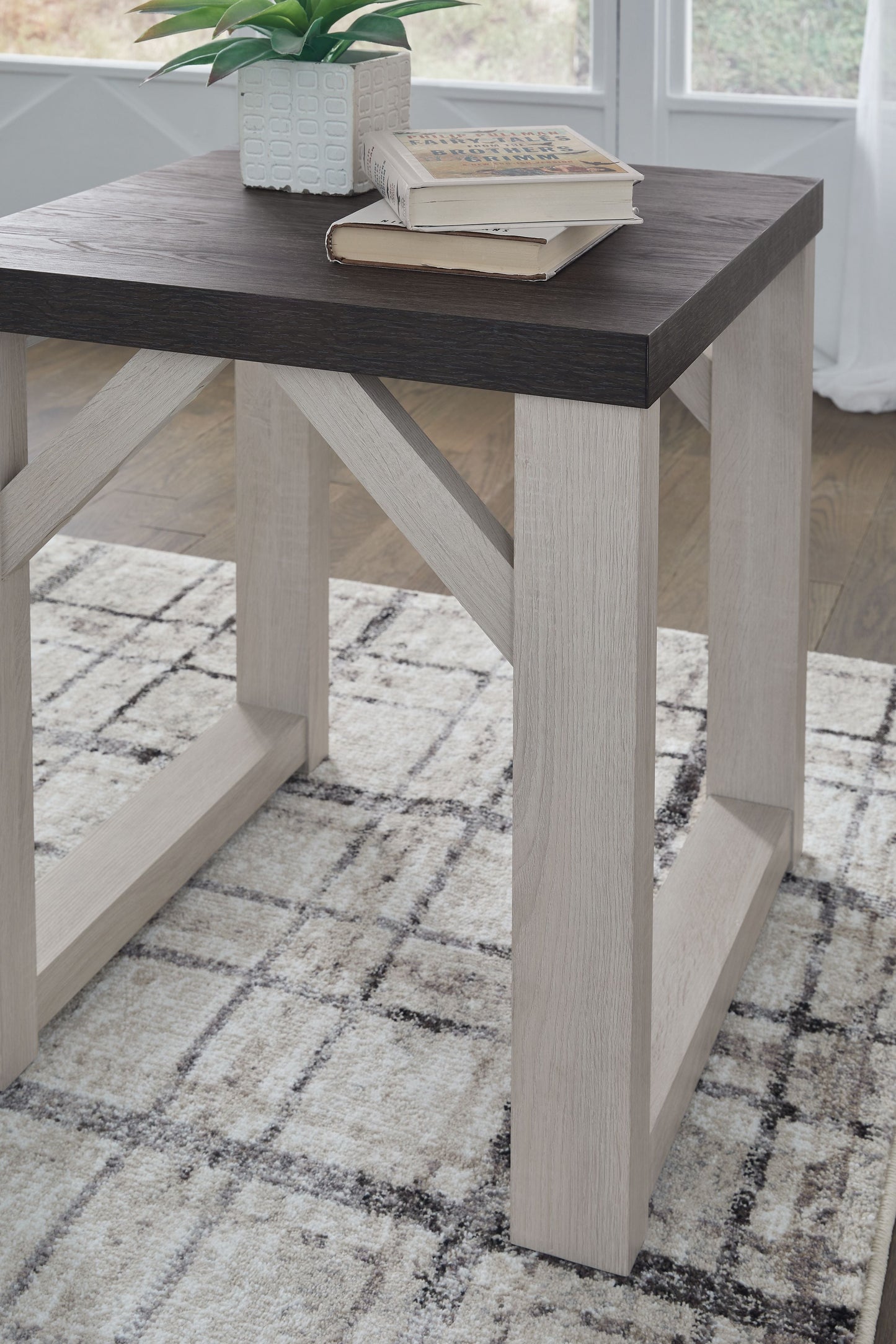 Dorrinson - Occasional Table Set (Set of 3) - Antique White