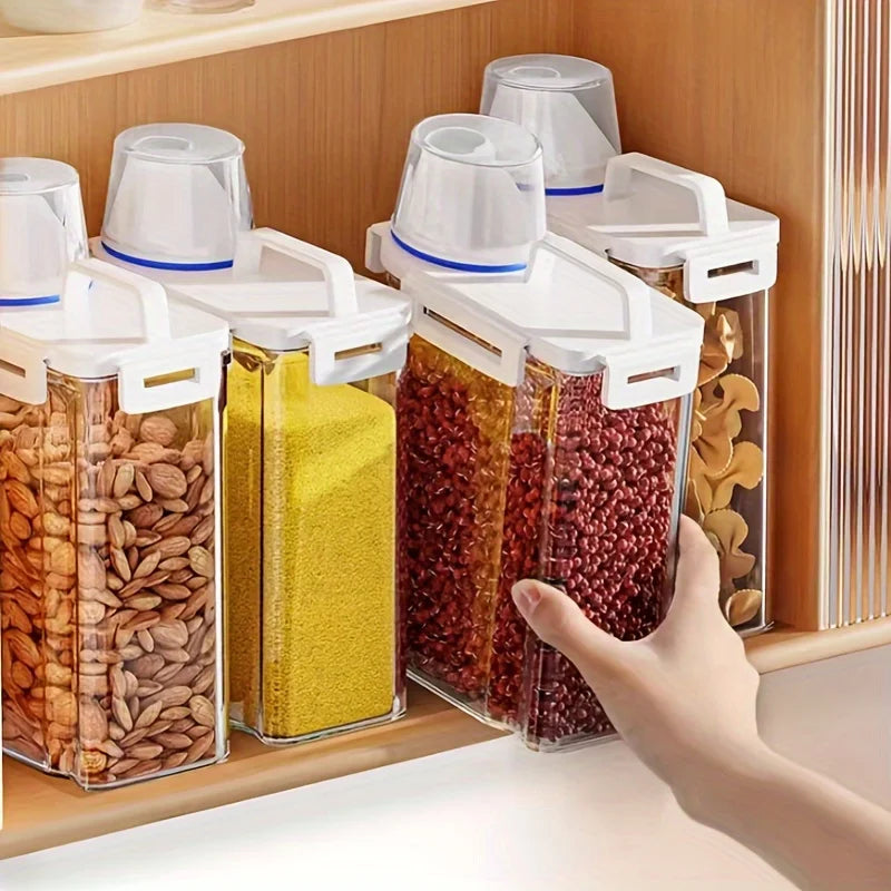 1PC sealed storage container 2.5L portable food storage box with lid suitable for storing grains, flour, rice in the kitchen
