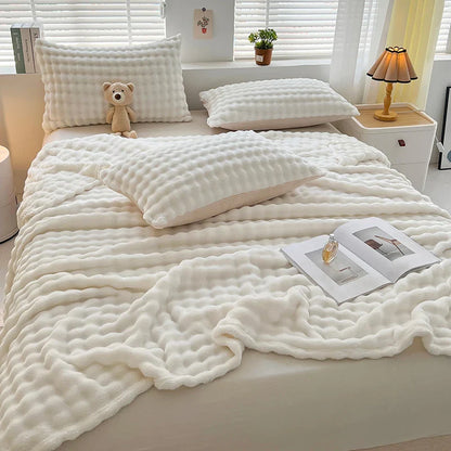 White Luxury Imitation Fur Plush Blanket Warm Super Soft Blankets Bed Sofa Cover Fluffy Throw Blanket for Bedroom Couch Travel